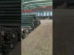 O armazém de tubos sem costura de aço carbono com paredes grossas pronto para o transporte